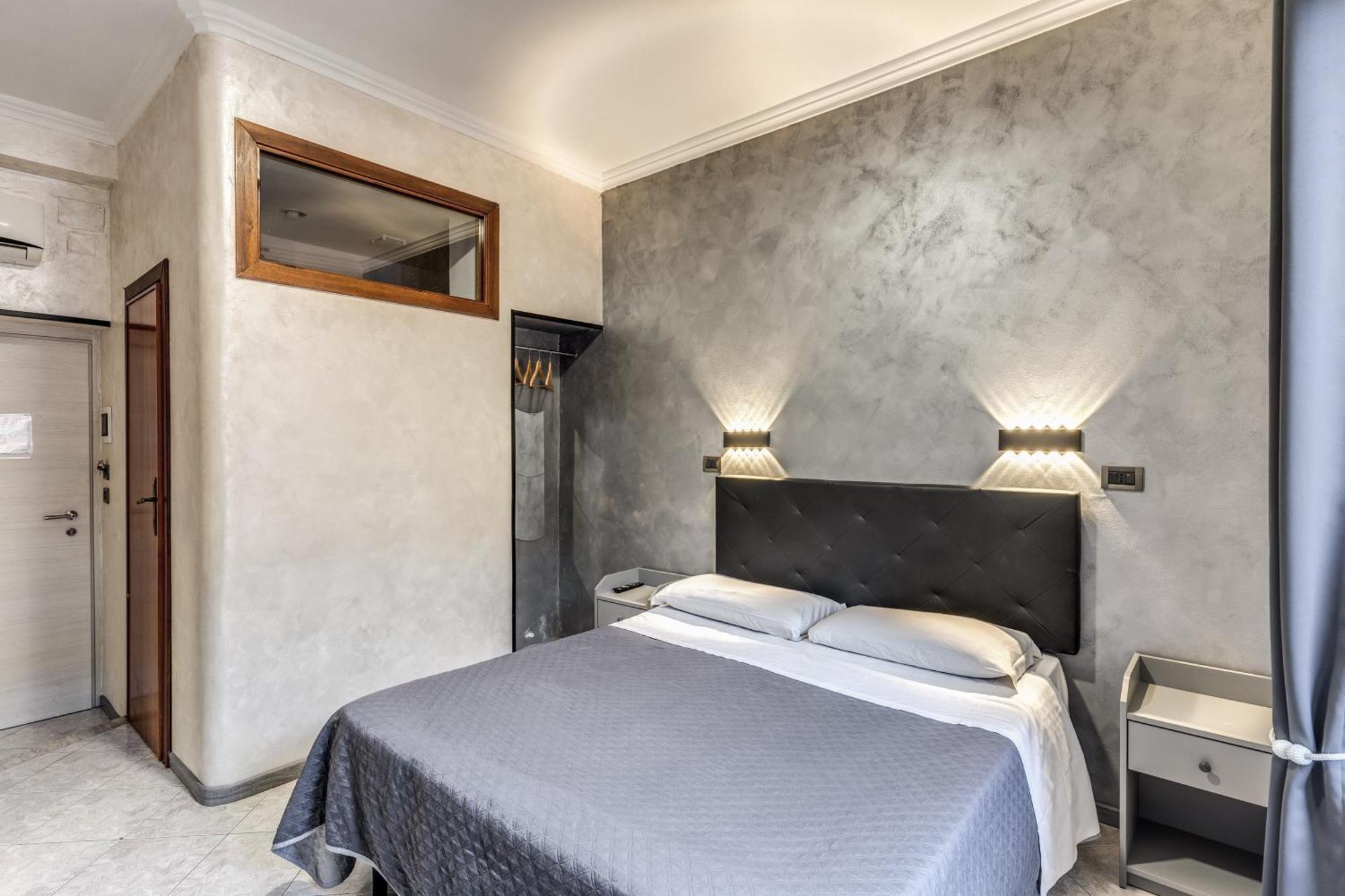 Hotel Planet Roma Esterno foto