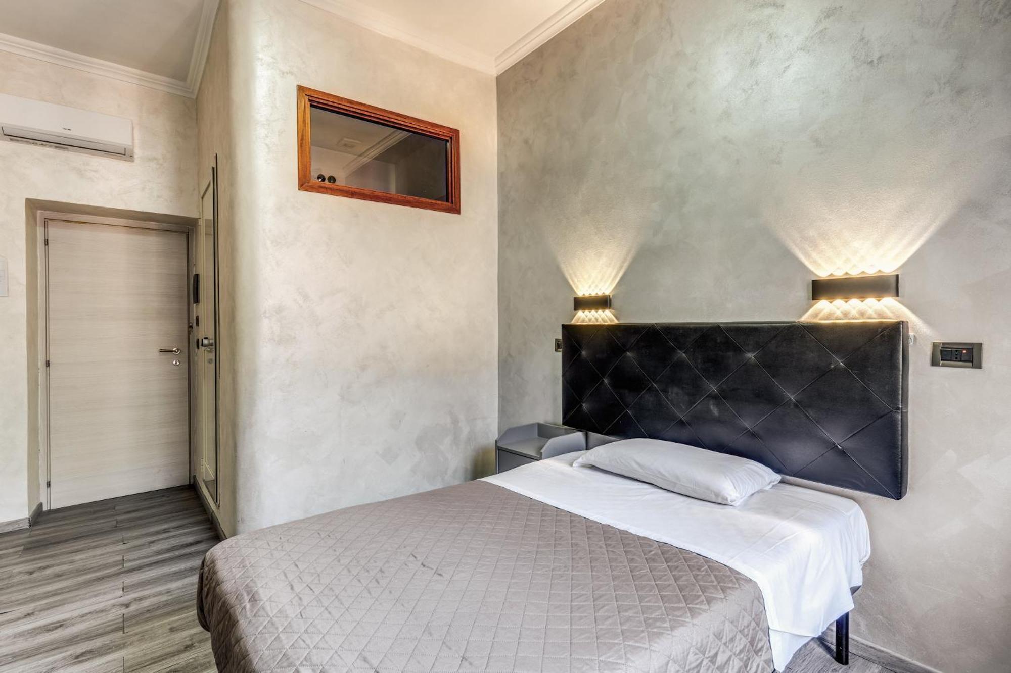 Hotel Planet Roma Esterno foto
